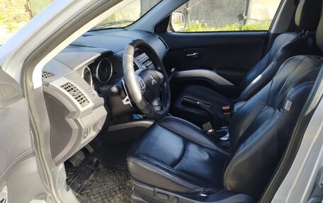 Mitsubishi Outlander III рестайлинг 3, 2009 год, 1 160 000 рублей, 9 фотография