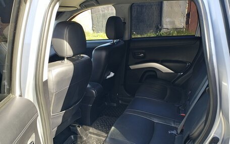 Mitsubishi Outlander III рестайлинг 3, 2009 год, 1 160 000 рублей, 8 фотография