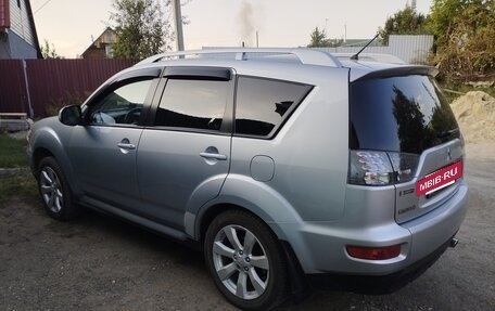 Mitsubishi Outlander III рестайлинг 3, 2009 год, 1 160 000 рублей, 4 фотография