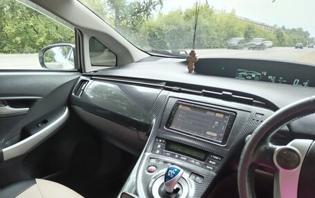 Toyota Prius, 2011 год, 1 080 000 рублей, 6 фотография