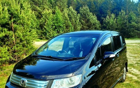 Honda Freed I, 2012 год, 1 050 000 рублей, 3 фотография