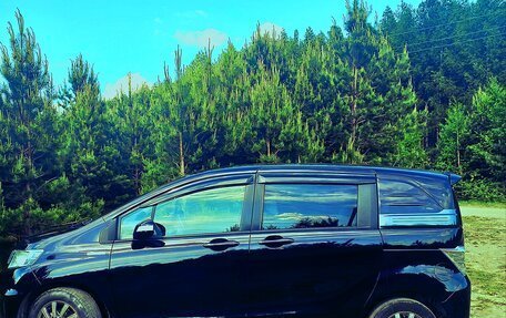 Honda Freed I, 2012 год, 1 050 000 рублей, 2 фотография