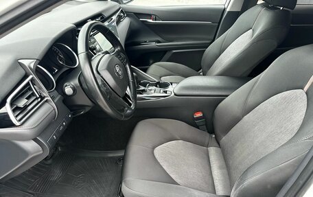 Toyota Camry, 2019 год, 2 550 000 рублей, 10 фотография