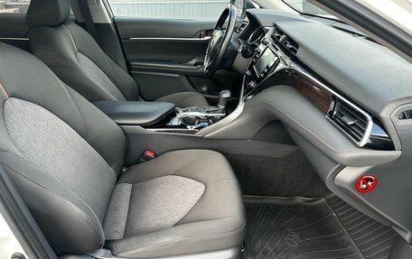 Toyota Camry, 2019 год, 2 550 000 рублей, 22 фотография
