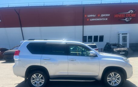 Toyota Land Cruiser Prado 150 рестайлинг 2, 2011 год, 2 750 000 рублей, 4 фотография