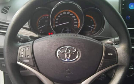 Toyota Yaris, 2022 год, 1 180 995 рублей, 13 фотография