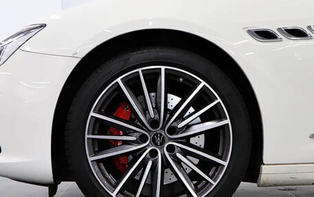 Maserati Quattroporte VI, 2022 год, 4 930 000 рублей, 10 фотография
