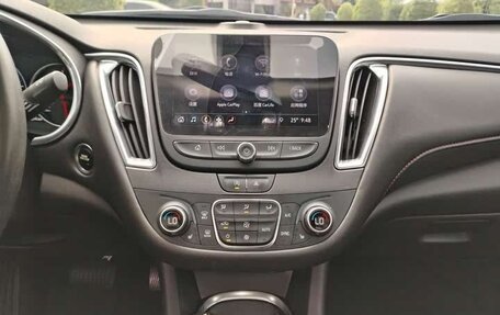 Chevrolet Malibu IX, 2022 год, 1 400 000 рублей, 19 фотография