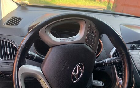 Hyundai ix35 I рестайлинг, 2013 год, 1 100 000 рублей, 17 фотография