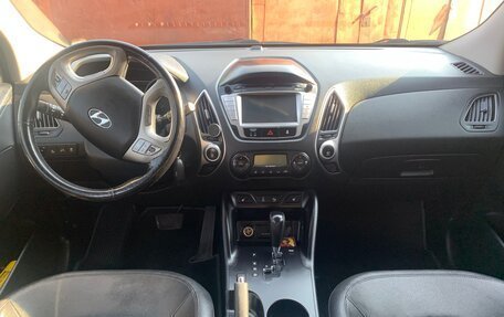 Hyundai ix35 I рестайлинг, 2013 год, 1 100 000 рублей, 18 фотография