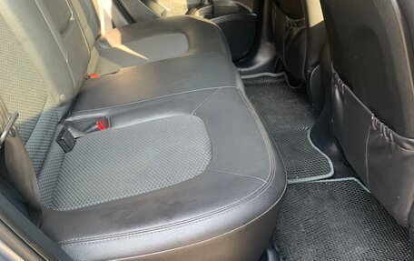 Hyundai ix35 I рестайлинг, 2013 год, 1 100 000 рублей, 22 фотография