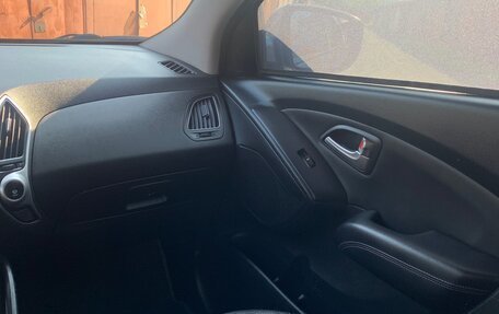Hyundai ix35 I рестайлинг, 2013 год, 1 100 000 рублей, 25 фотография