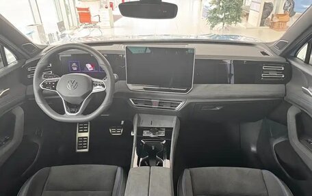 Volkswagen Tiguan, 2024 год, 3 562 000 рублей, 11 фотография