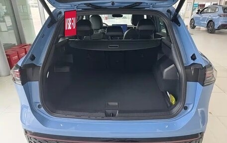 Volkswagen Tiguan, 2024 год, 3 562 000 рублей, 13 фотография