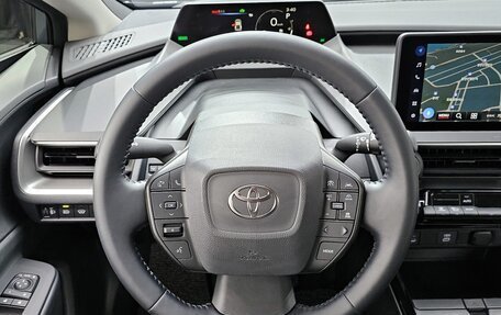 Toyota Prius IV XW50, 2024 год, 3 540 000 рублей, 10 фотография