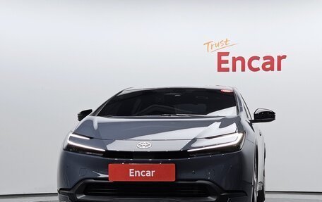 Toyota Prius IV XW50, 2024 год, 3 540 000 рублей, 2 фотография