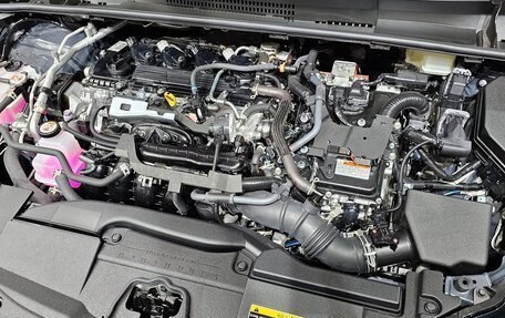 Toyota Prius IV XW50, 2024 год, 3 540 000 рублей, 6 фотография
