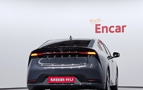 Toyota Prius IV XW50, 2024 год, 3 540 000 рублей, 3 фотография