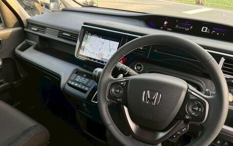Honda Stepwgn IV, 2016 год, 1 290 000 рублей, 10 фотография