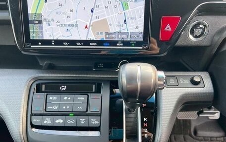 Honda Stepwgn IV, 2016 год, 1 290 000 рублей, 16 фотография