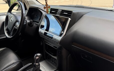 Toyota Land Cruiser Prado 150 рестайлинг 2, 2019 год, 5 200 000 рублей, 13 фотография