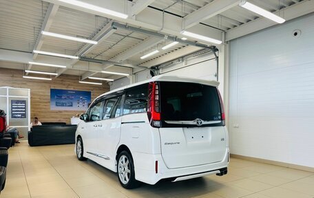 Toyota Esquire I, 2014 год, 2 349 900 рублей, 4 фотография