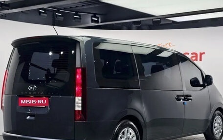 Hyundai Staria, 2021 год, 2 609 000 рублей, 3 фотография