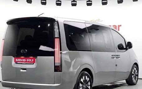 Hyundai Staria, 2021 год, 2 570 000 рублей, 2 фотография