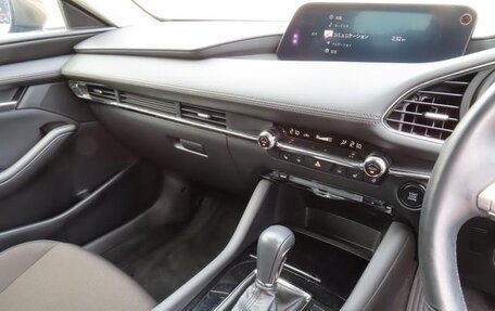 Mazda 3, 2022 год, 1 105 000 рублей, 15 фотография