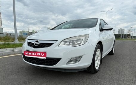 Opel Astra J, 2012 год, 600 000 рублей, 3 фотография