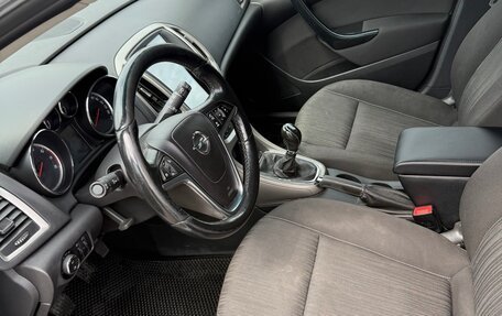 Opel Astra J, 2012 год, 600 000 рублей, 17 фотография