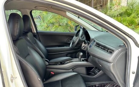 Honda Vezel, 2022 год, 1 400 000 рублей, 9 фотография