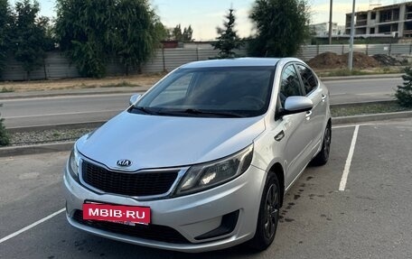 KIA Rio III рестайлинг, 2013 год, 650 000 рублей, 2 фотография