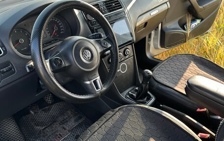 Volkswagen Polo VI (EU Market), 2011 год, 1 000 000 рублей, 33 фотография