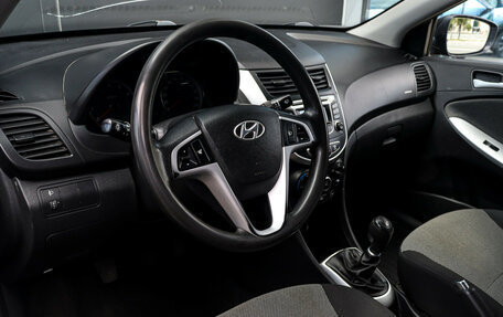 Hyundai Solaris II рестайлинг, 2012 год, 665 000 рублей, 14 фотография