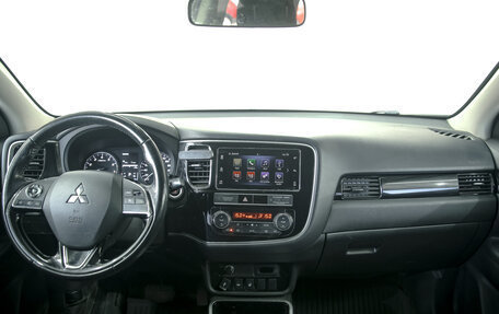 Mitsubishi Outlander III рестайлинг 3, 2019 год, 2 150 000 рублей, 5 фотография