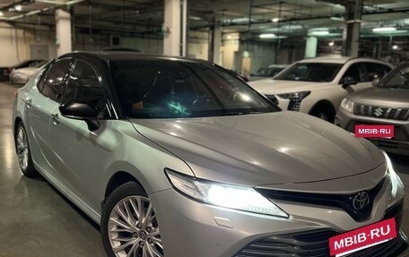 Toyota Camry, 2018 год, 2 550 000 рублей, 15 фотография