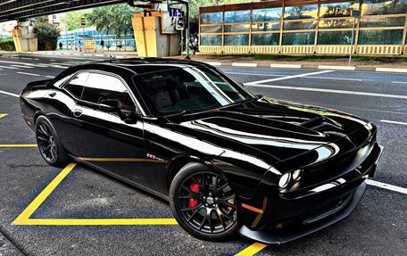 Dodge Challenger III рестайлинг 2, 2015 год, 4 999 000 рублей, 2 фотография
