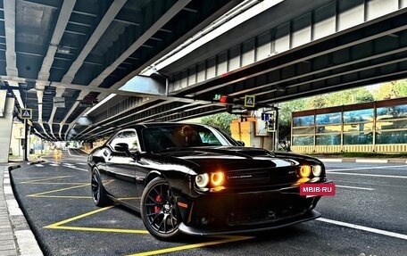 Dodge Challenger III рестайлинг 2, 2015 год, 4 999 000 рублей, 3 фотография