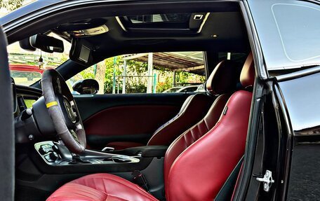Dodge Challenger III рестайлинг 2, 2015 год, 4 999 000 рублей, 10 фотография