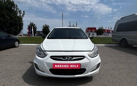 Hyundai Solaris II рестайлинг, 2013 год, 620 000 рублей, 2 фотография