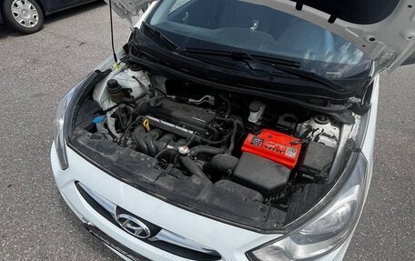 Hyundai Solaris II рестайлинг, 2013 год, 620 000 рублей, 11 фотография