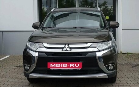Mitsubishi Outlander III рестайлинг 3, 2016 год, 1 599 000 рублей, 3 фотография