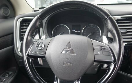 Mitsubishi Outlander III рестайлинг 3, 2016 год, 1 599 000 рублей, 11 фотография