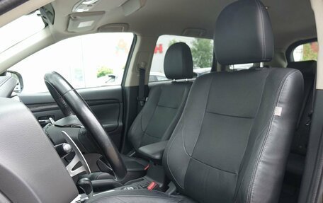 Mitsubishi Outlander III рестайлинг 3, 2016 год, 1 599 000 рублей, 14 фотография