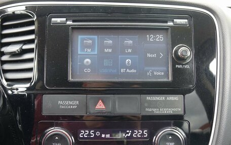 Mitsubishi Outlander III рестайлинг 3, 2016 год, 1 599 000 рублей, 21 фотография