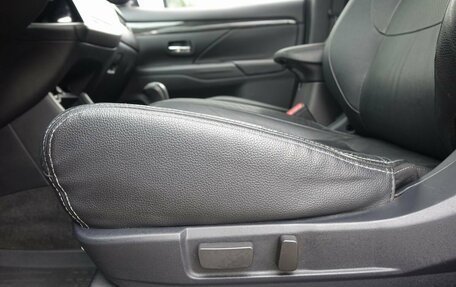 Mitsubishi Outlander III рестайлинг 3, 2016 год, 1 599 000 рублей, 18 фотография