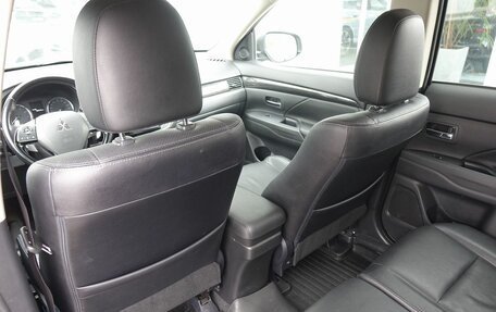 Mitsubishi Outlander III рестайлинг 3, 2016 год, 1 599 000 рублей, 25 фотография