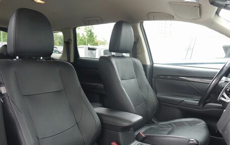 Mitsubishi Outlander III рестайлинг 3, 2016 год, 1 599 000 рублей, 24 фотография