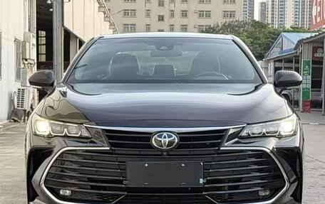 Toyota Avalon, 2022 год, 2 730 000 рублей, 3 фотография